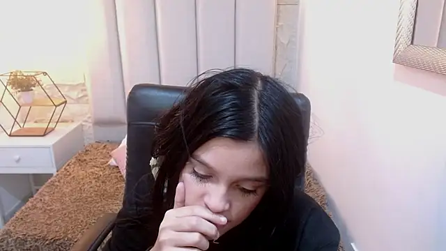 mia_velvetk's Live XXX Chat