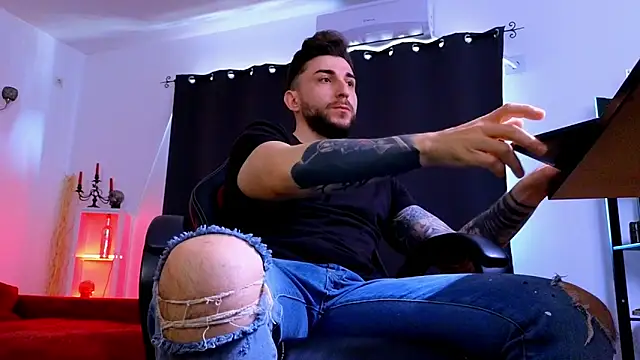 MightyAaron66n Live XXX chat