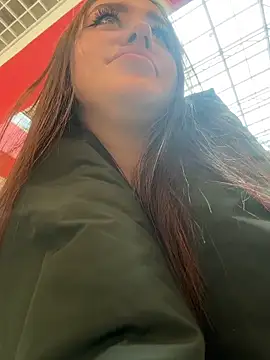 KiraSunshine Adlı Modelin Canlı XXX Sohbeti