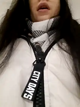 Tinka-Bella-Privat Adlı Modelin Canlı XXX Sohbeti