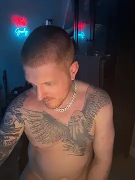 CloudyKingG: вебкам-шоу