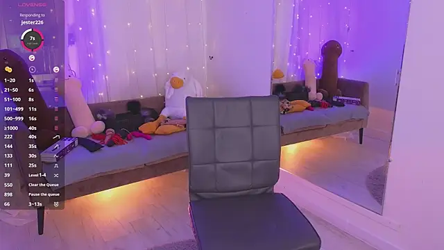 Mira_Falls' Live XXX Chat