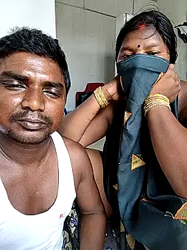 Desicouple1706 Show in webcam