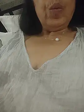 NakedMILFx 即時 XXX 聊天