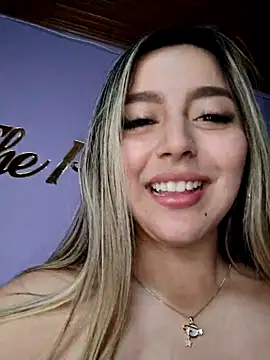 CelesteBlaze_ Adlı Modelin Canlı XXX Sohbeti