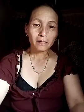 Chatroom XXX en direct de Cucci07