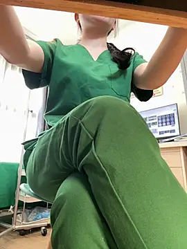 secretly_masturbating Show Webcam