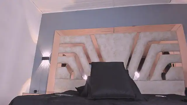 Chat +18 de REINA_ADAHARA ao vivo