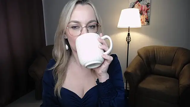 Ava_Elior: онлайн-секс-чат