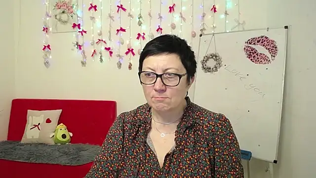 EmilyL0ve: онлайн-секс-чат