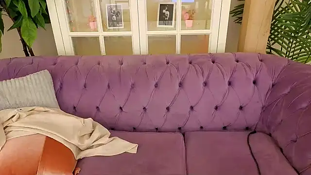 MikaFoxy's Webcam Show