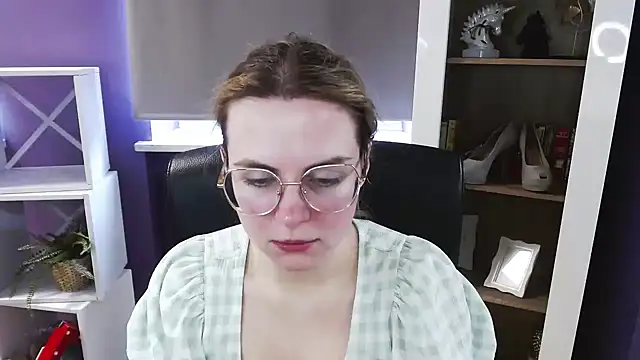 Zoey_Erotic: онлайн-секс-чат