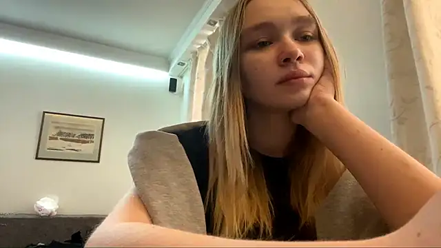 Leifuture Adlı Modelin Canlı XXX Sohbeti