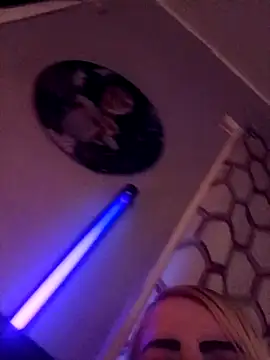 Shirley0810 Adlı Modelin Canlı XXX Sohbeti