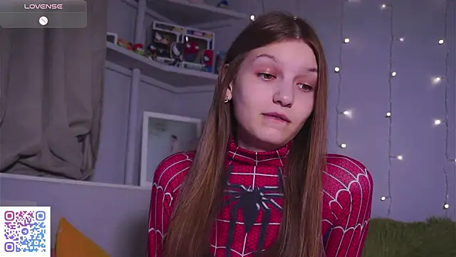 OpsieBoobsie Adlı Modelin Canlı XXX Sohbeti