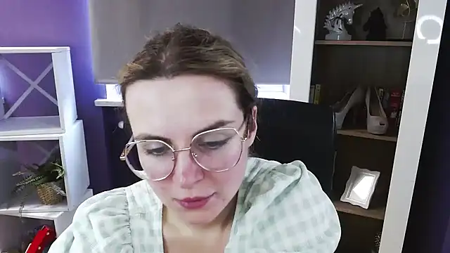 Zoey_Erotic Adlı Modelin Canlı XXX Sohbeti