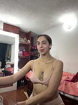 MariamGray1 Adlı Modelin Canlı XXX Sohbeti