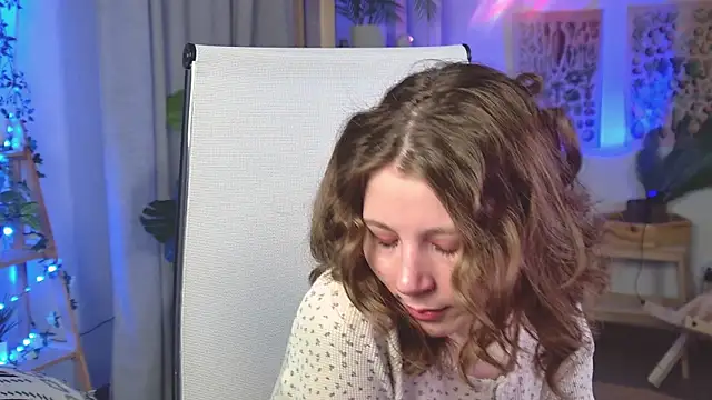 ElliFrankenweenie Adlı Modelin Canlı XXX Sohbeti