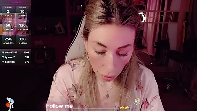 AnnieGOld_'s Live XXX Chat