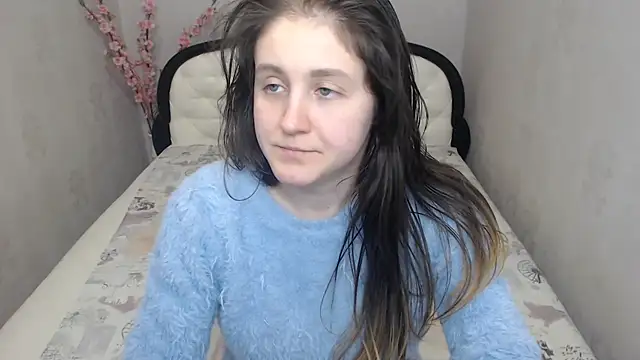 Holliy_Cooper Adlı Modelin Canlı XXX Sohbeti