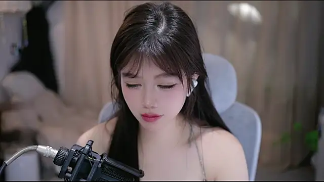 Cecily Chat XXX live