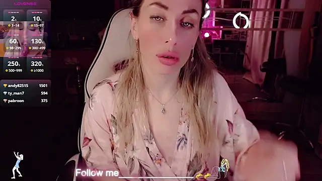 Chat XXX en directo de AnnieGOld_