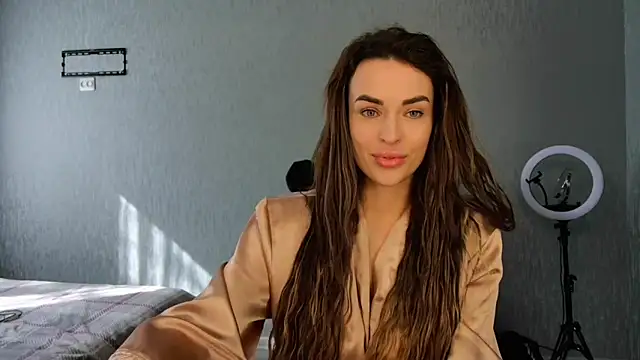 Kira__love1 Webcam Show