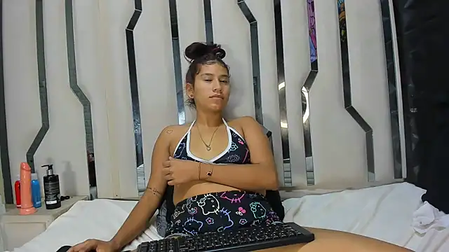 MilaDivine Chat XXX in diretta