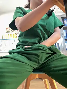 Pokazy przed kamerką – secretly_masturbating