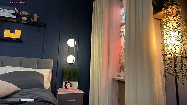 AdriaNochi's Live XXX Chat