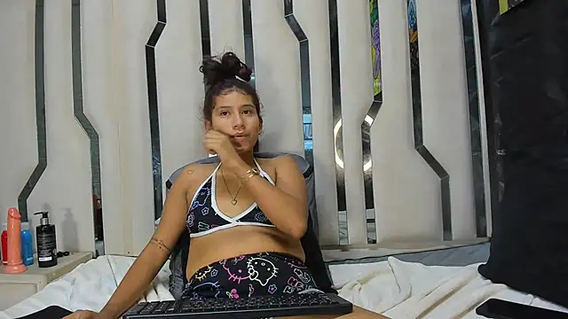 Chat XXX en directo de MilaDivine