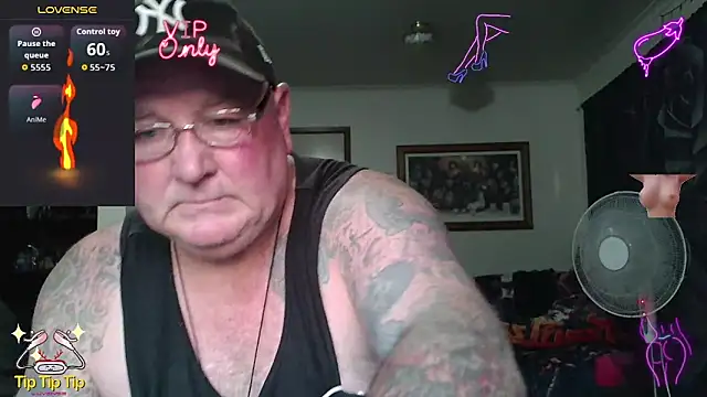 KINKYBLUEYES69 Show Webcam