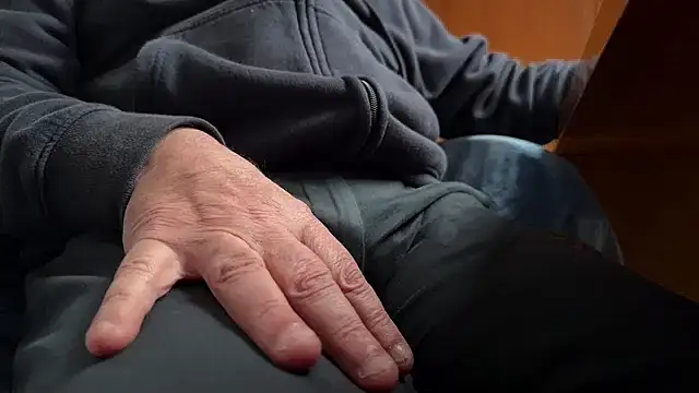 Leo30010 Webcam show