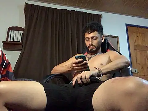 Show modela Nooneisthis na web-kameri