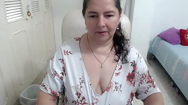 leonela_69 Live XXX-Chat