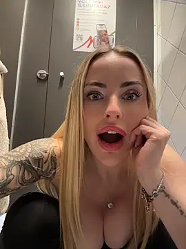 EmaSalis' Live XXX Chat