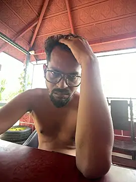 Stoner-boii-Cloudy-arhan Live XXX-Chat