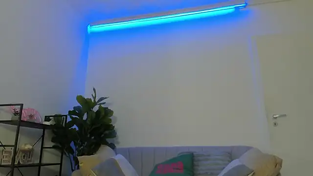 ArianaXO_: онлайн-секс-чат