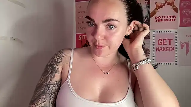 YorkshireGirly Adlı Modelin Web Kamerası Şovu