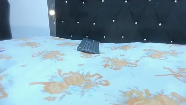 violetadumsper Adlı Modelin Canlı XXX Sohbeti