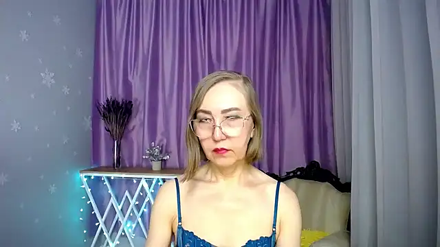 queen_a_n_i's Live XXX Chat