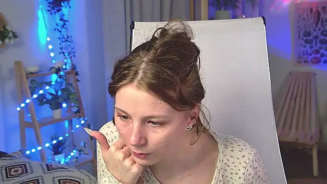 ElliFrankenweenie's Live XXX Chat