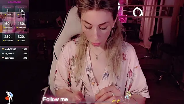 AnnieGOld_ live XXX chat