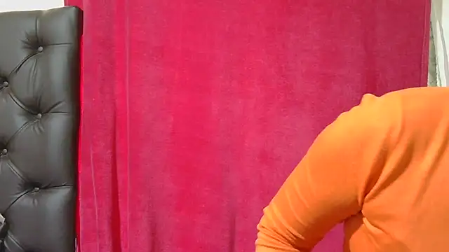 sluttylaura21 Adlı Modelin Web Kamerası Şovu