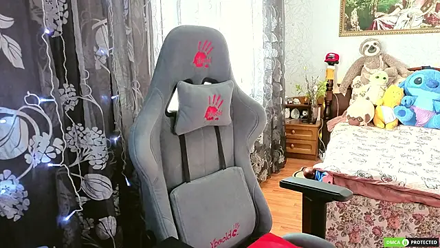 Chatroom XXX en direct de TinaBrook