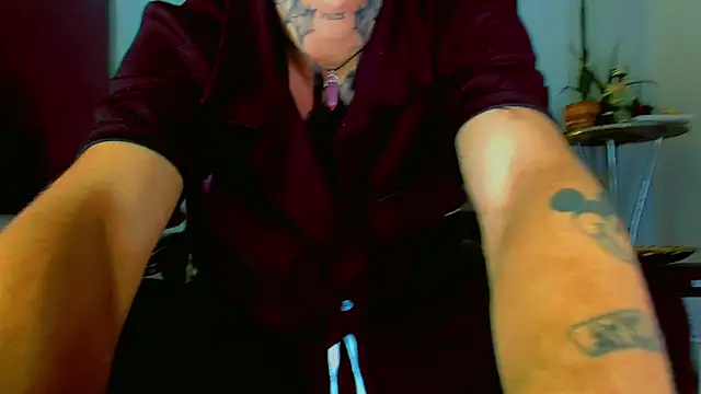 Pertunjukan Kamera Web HannibalLester