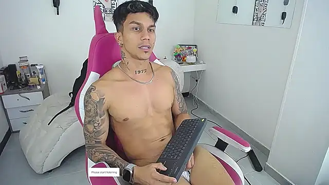 Leonard_Price live XXX chat