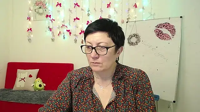 EmilyL0ve Chat XXX in diretta