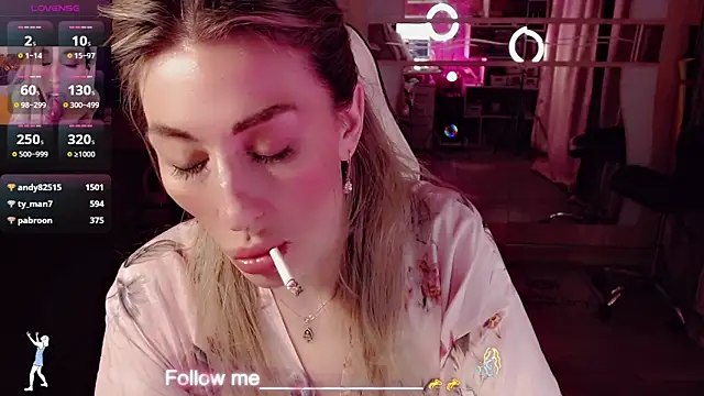 AnnieGOld_ Chat XXX in diretta