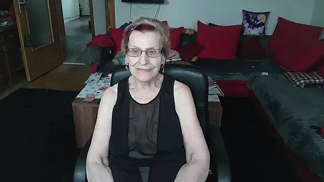 HeisseomaOriginal Chat XXX in diretta